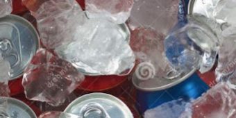 cooler 8 latas personalizado bebida com gelo